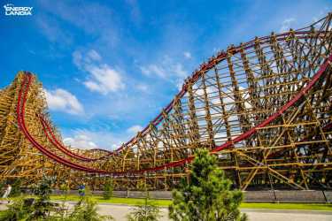 KORBIELÓW 2026 - WAKACYJNY HIT !!! Z wyjazdem do Energylandii, wycieczkami do Wiednia, na Słowację i do aquaparków. Ośrodek z basenem letnim. Kolonia 7-13 lat, obóz 14-18 lat.